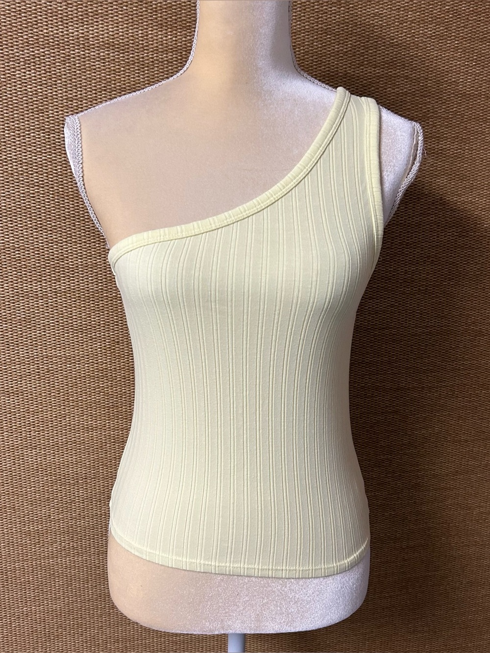 American Eagle Top Women's Medium Yellow